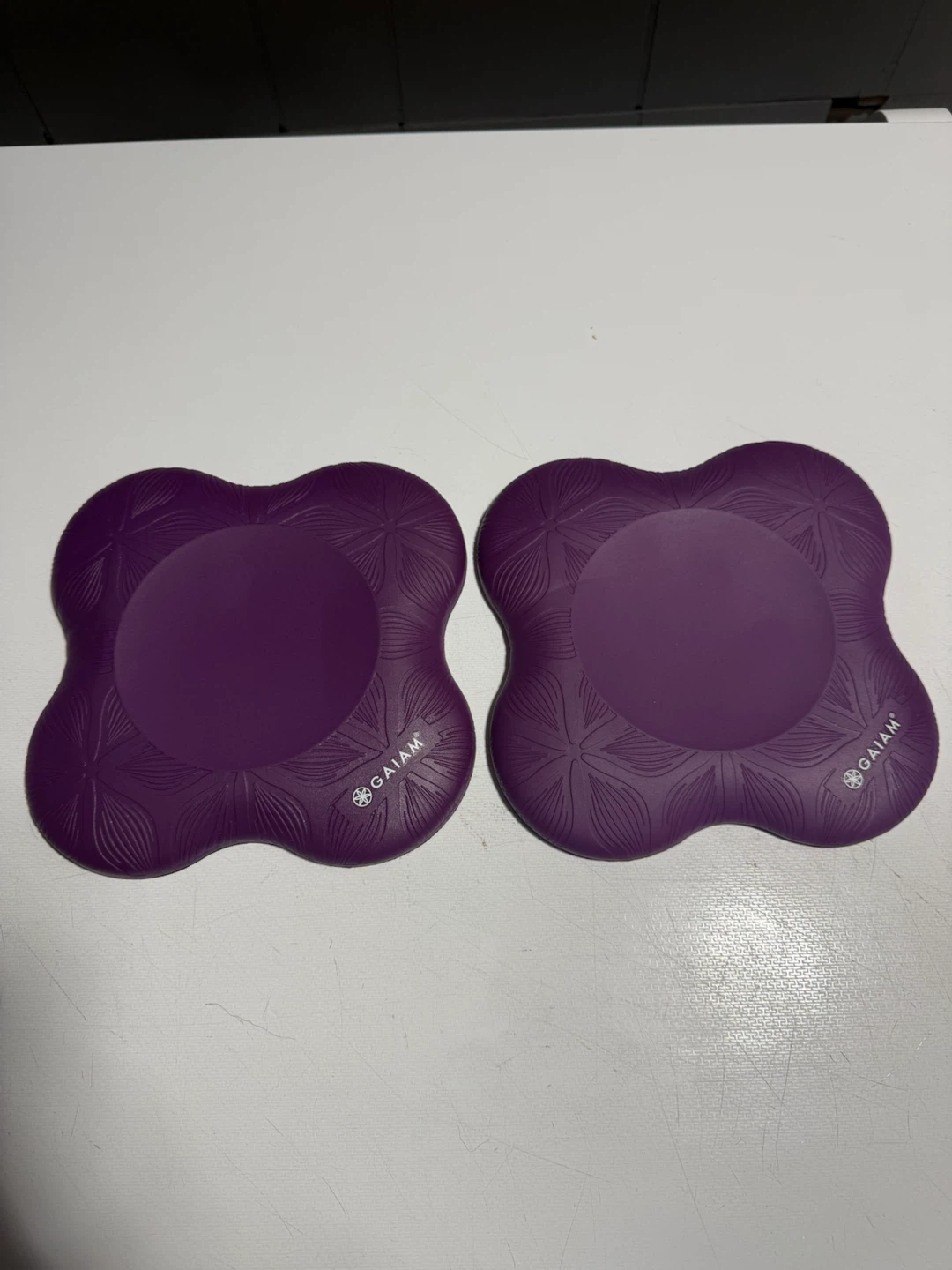 NEW Gaiam Yoga Knee Pads (Set of 2) – Cushioned Exercise Support