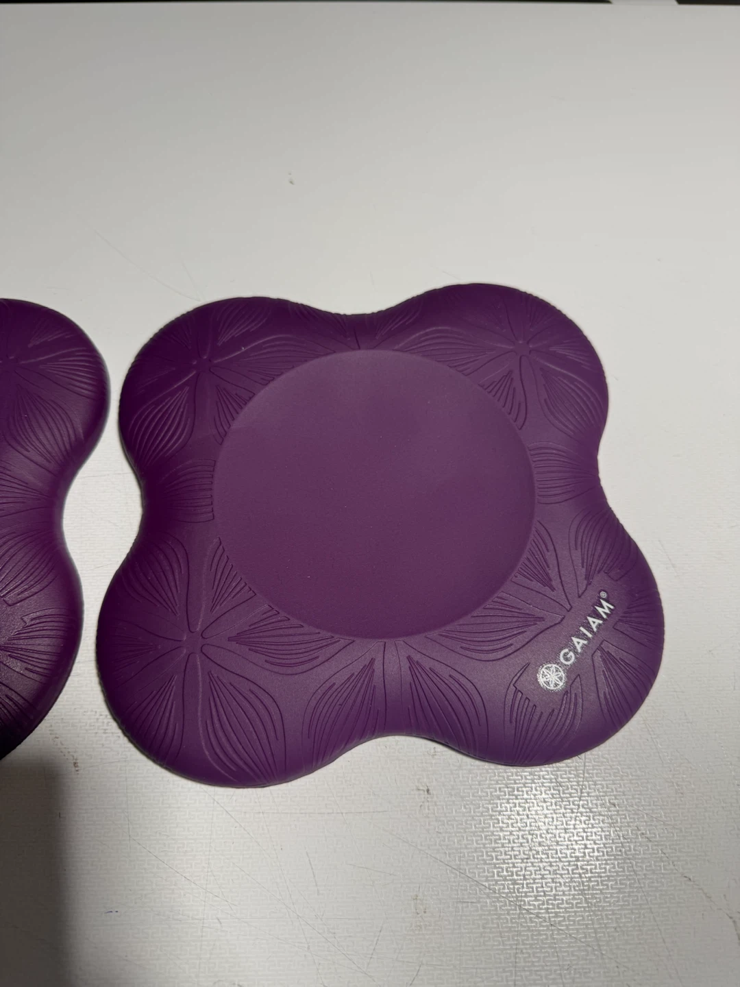 NEW Gaiam Yoga Knee Pads (Set of 2) – Cushioned Exercise Support - photo 2