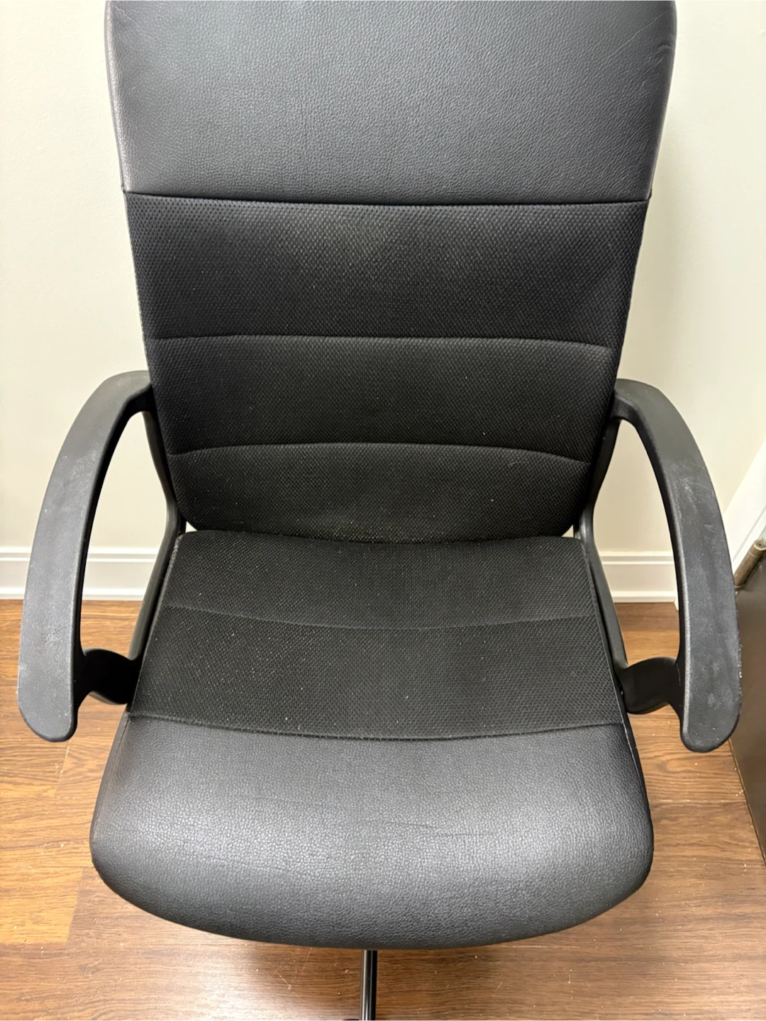 Black Office Chair - photo 2