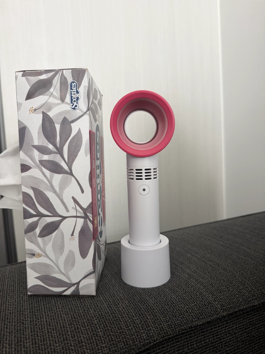 Portable Bladeless Fan with Pink Accent - photo 2