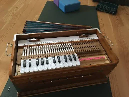 Harmonium repair