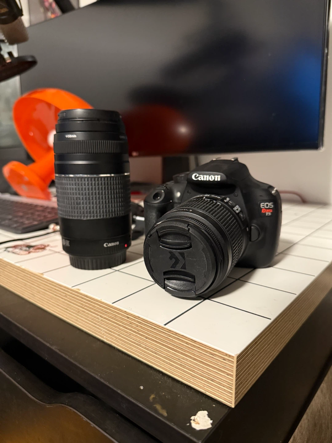 Canon EOS Rebel T5 DSLR Camera with EF-S 18-55mm Lens