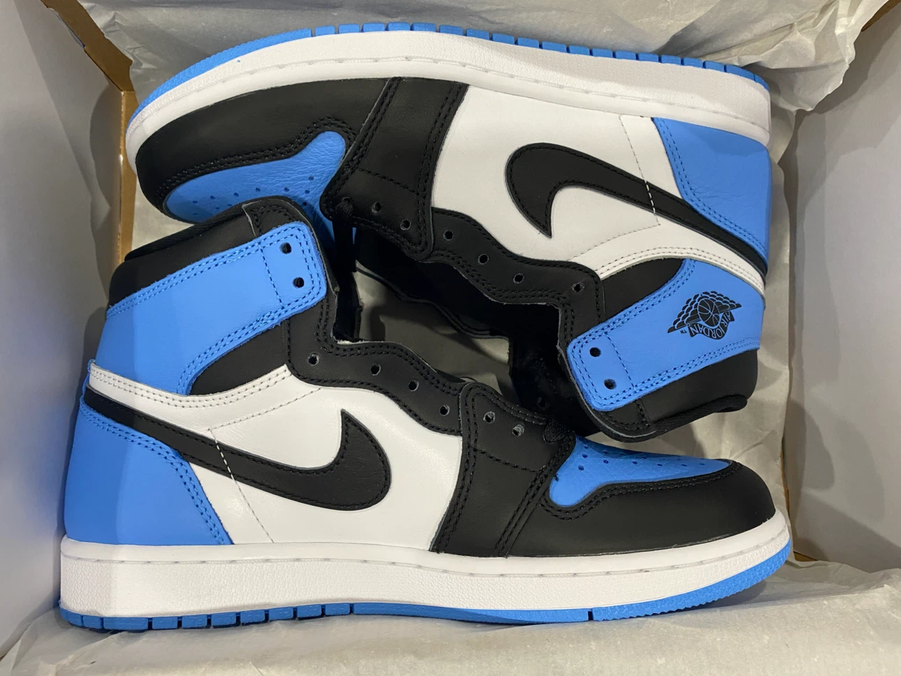 AIR JORDAN 1 RETRO HIGH OG "UNC" MENS SIZE 8 NEW