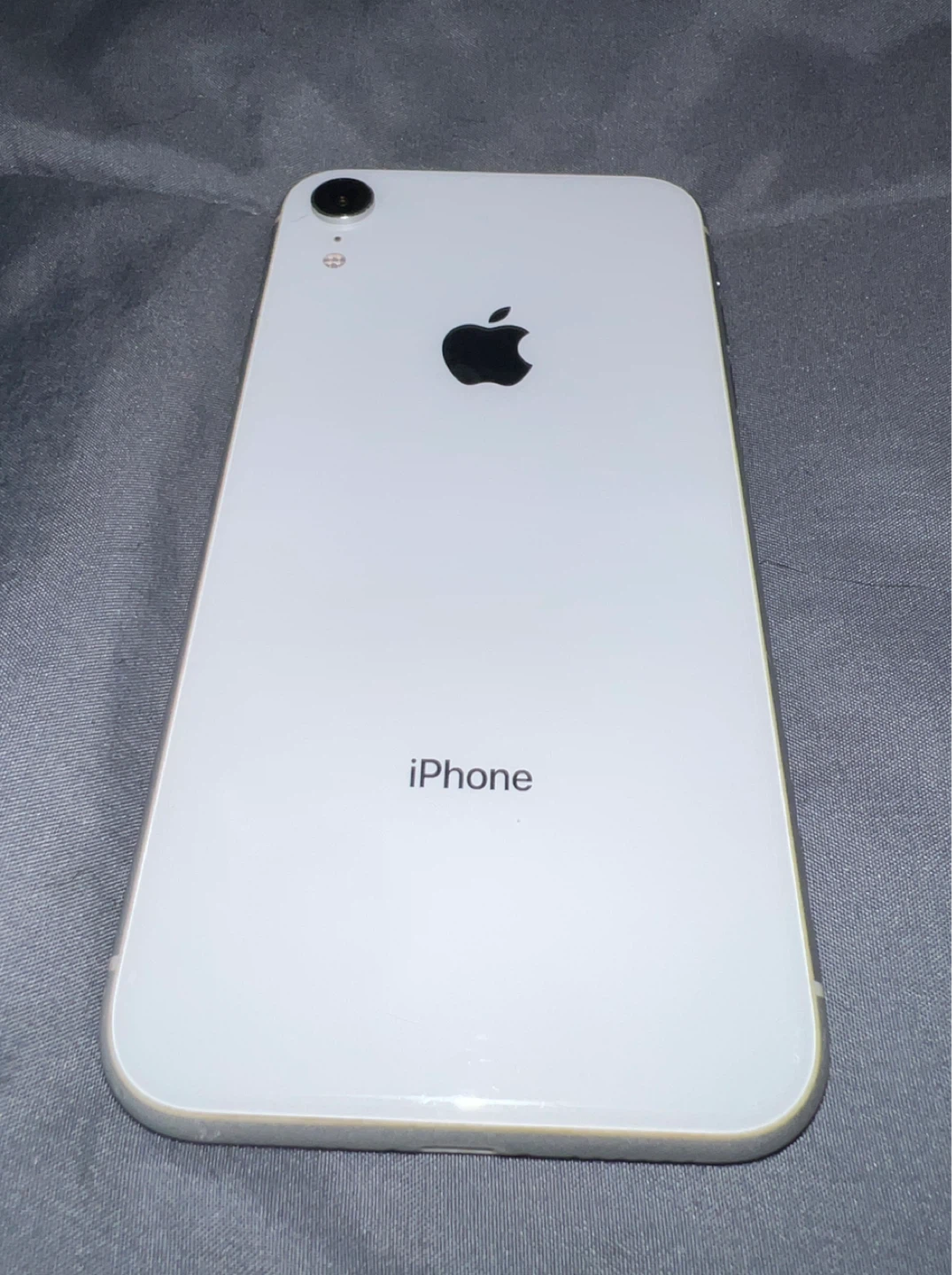 Apple iPhone XR - White (128 GB)