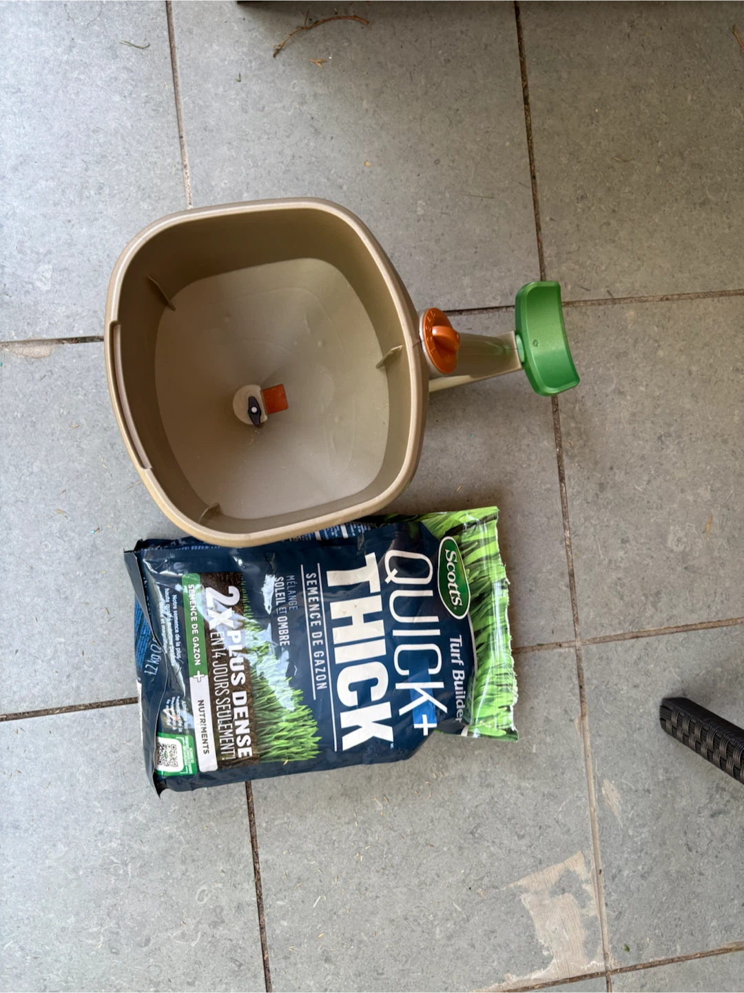 Handheld Seed Spreader + Thick Grass Seed - photo 4