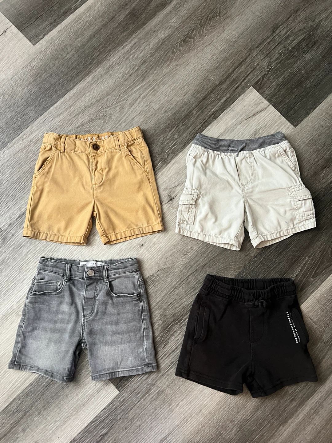 Zara shorts (18 month)