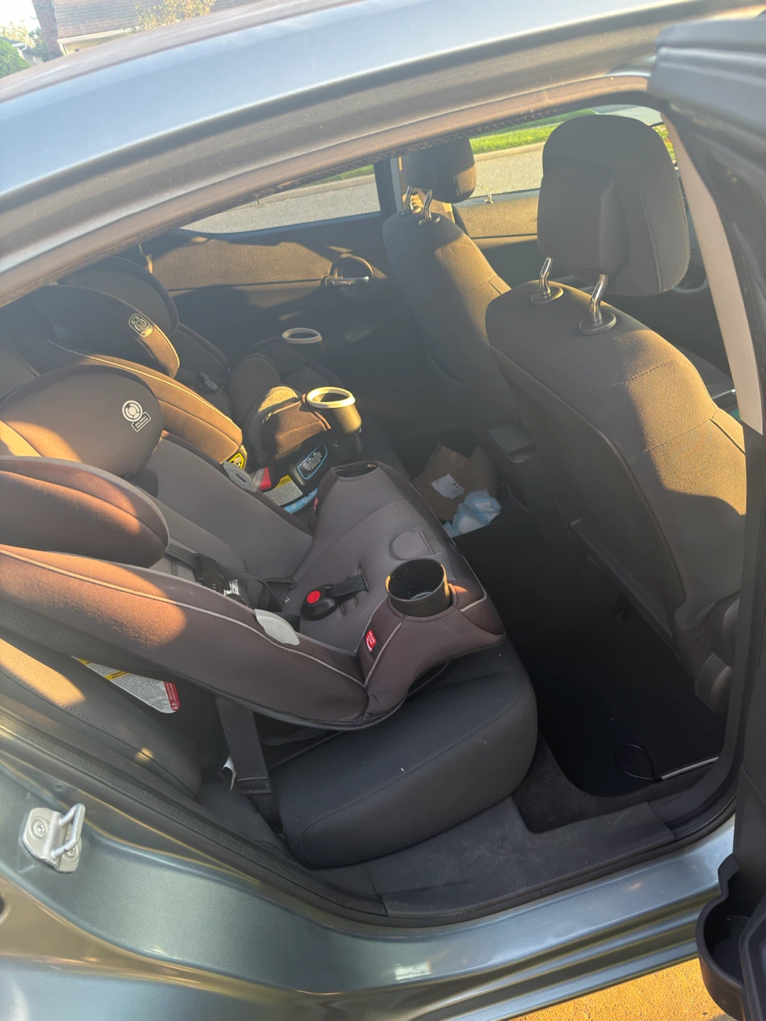 Dodge Avenger Sedan - photo 4