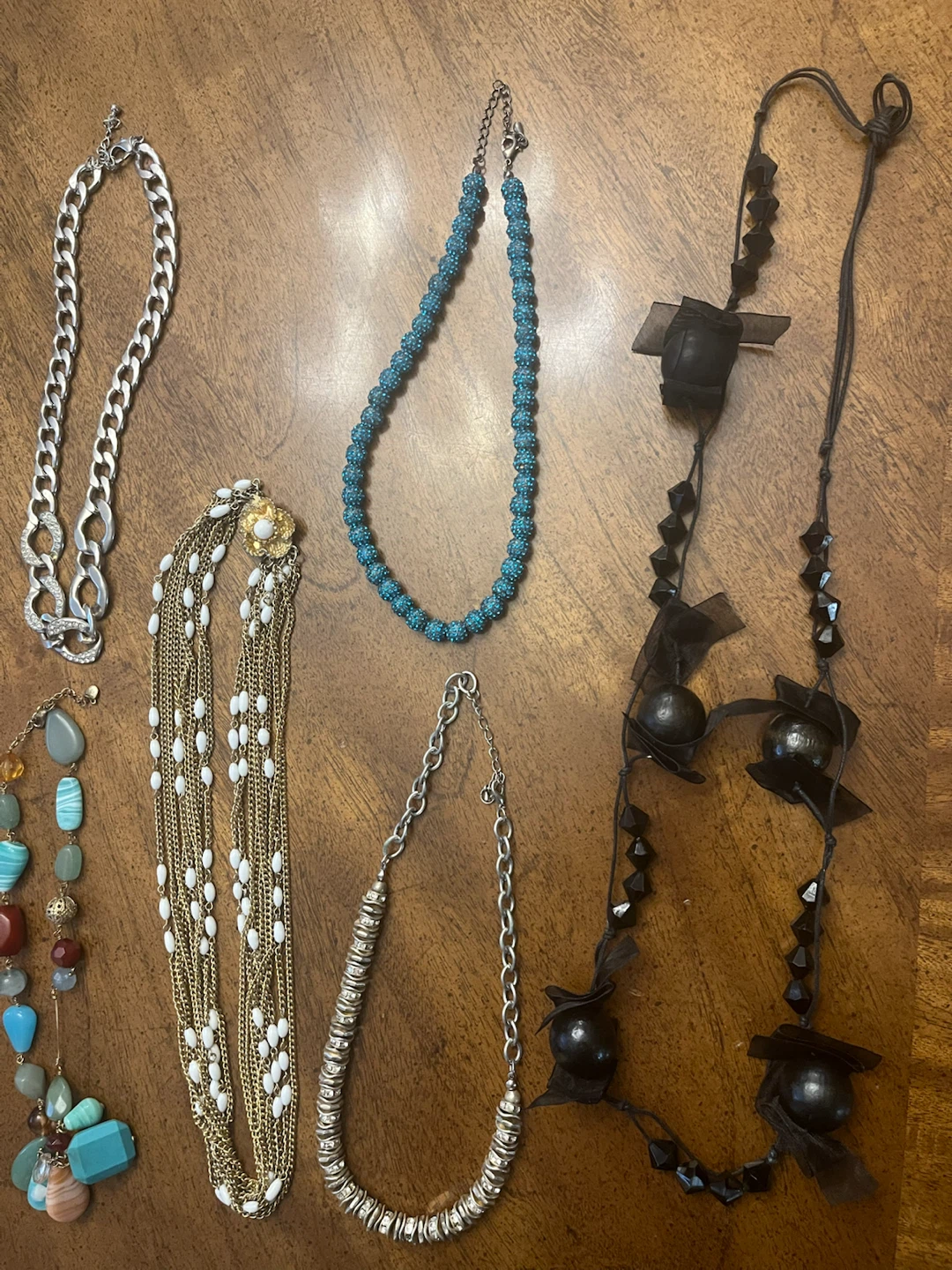 Assorted Costume Jewellery - Necklaces and Bracelets - photo 2