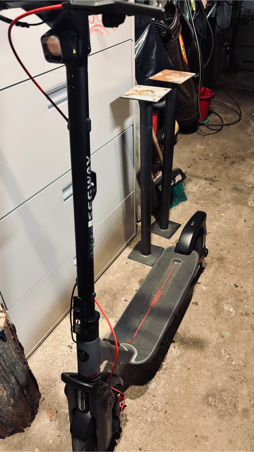 Segway Ninebot F3 Electric Scooter - photo 3