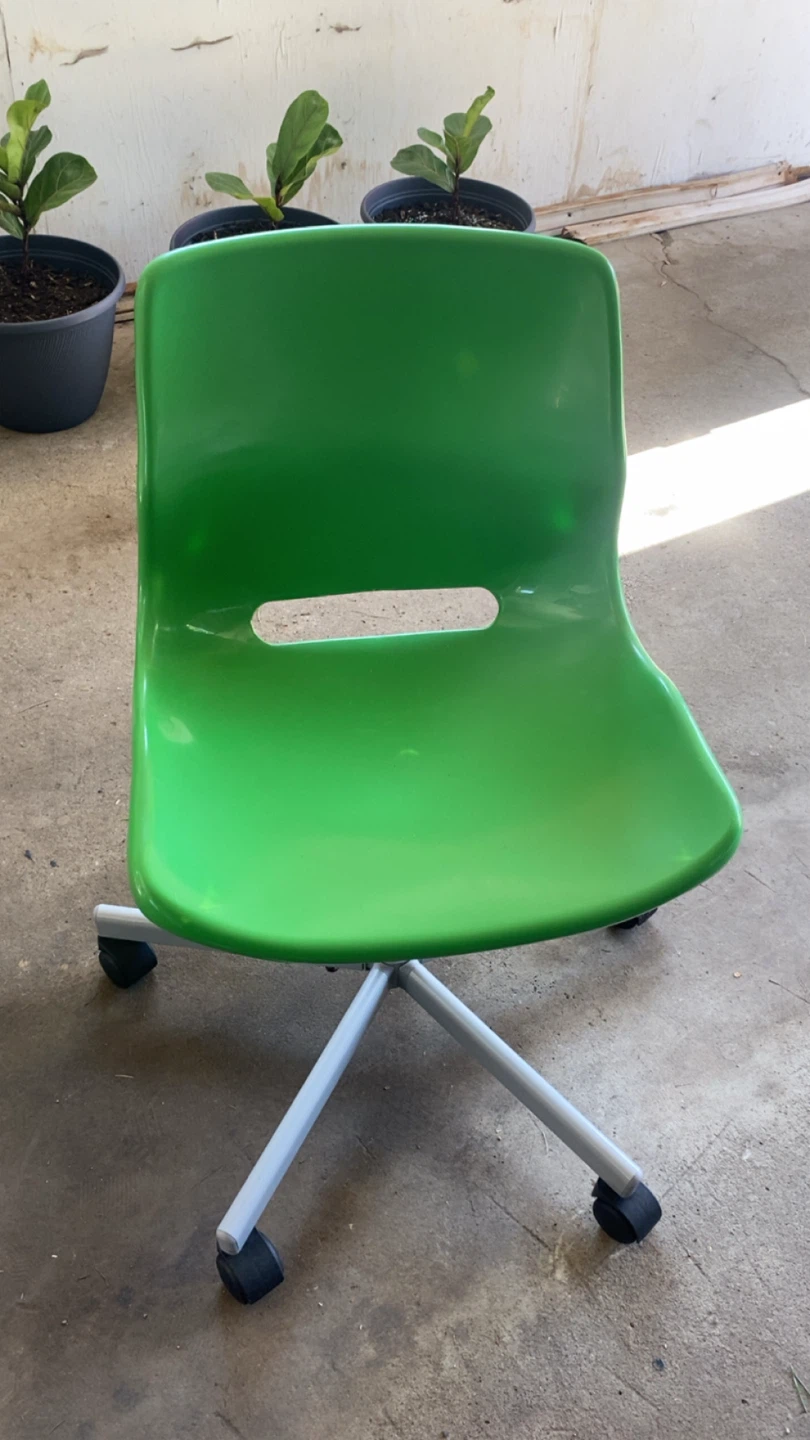 Green Swivel Chair with Wheels