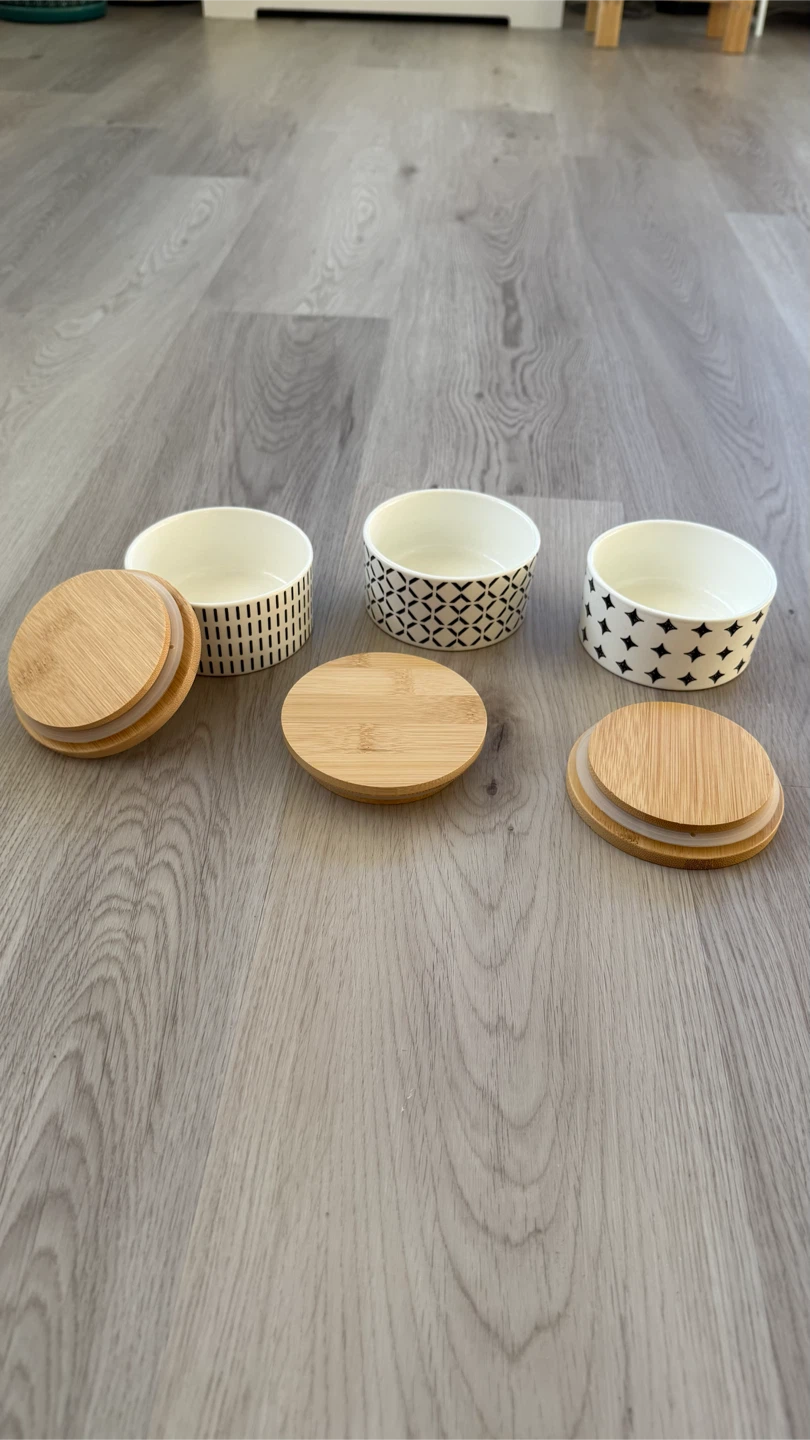3 little decorative jars with lids- never used! - photo 2