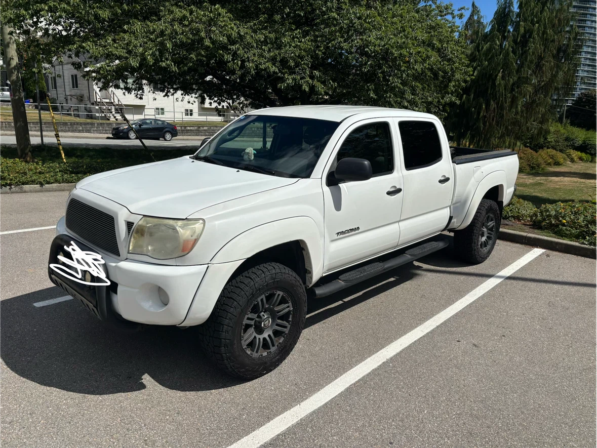 White Toyota Tacoma Truck - photo 3
