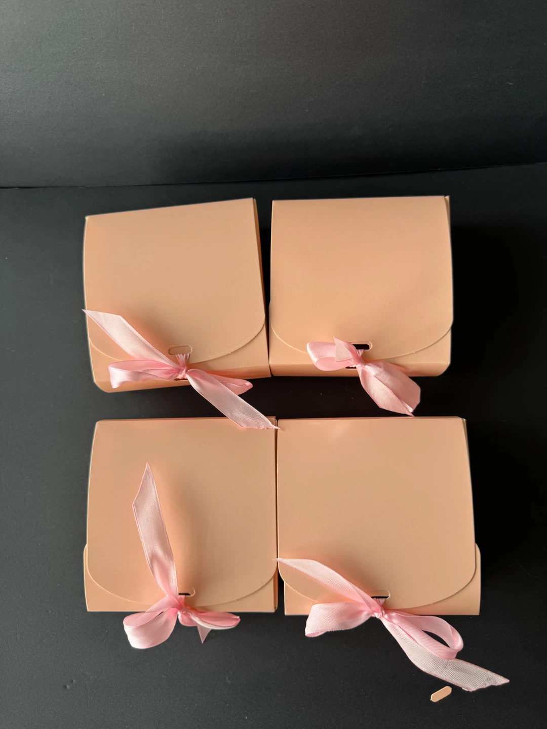 Gift Box Set with Hand Cream and Hair Accessories - photo 4