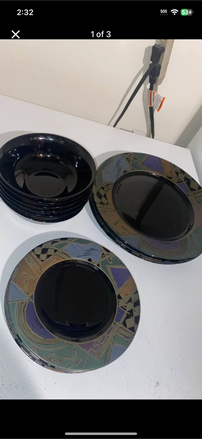 Set of 4 Black Dinner Plates with Geometric Design