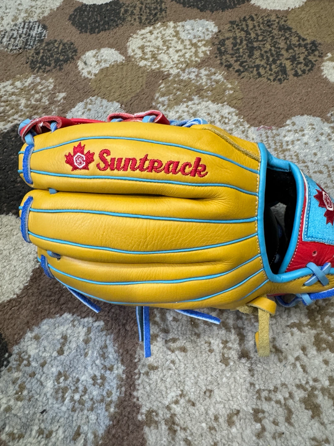 Suntrack Canada softball  Gloves – Left Hand