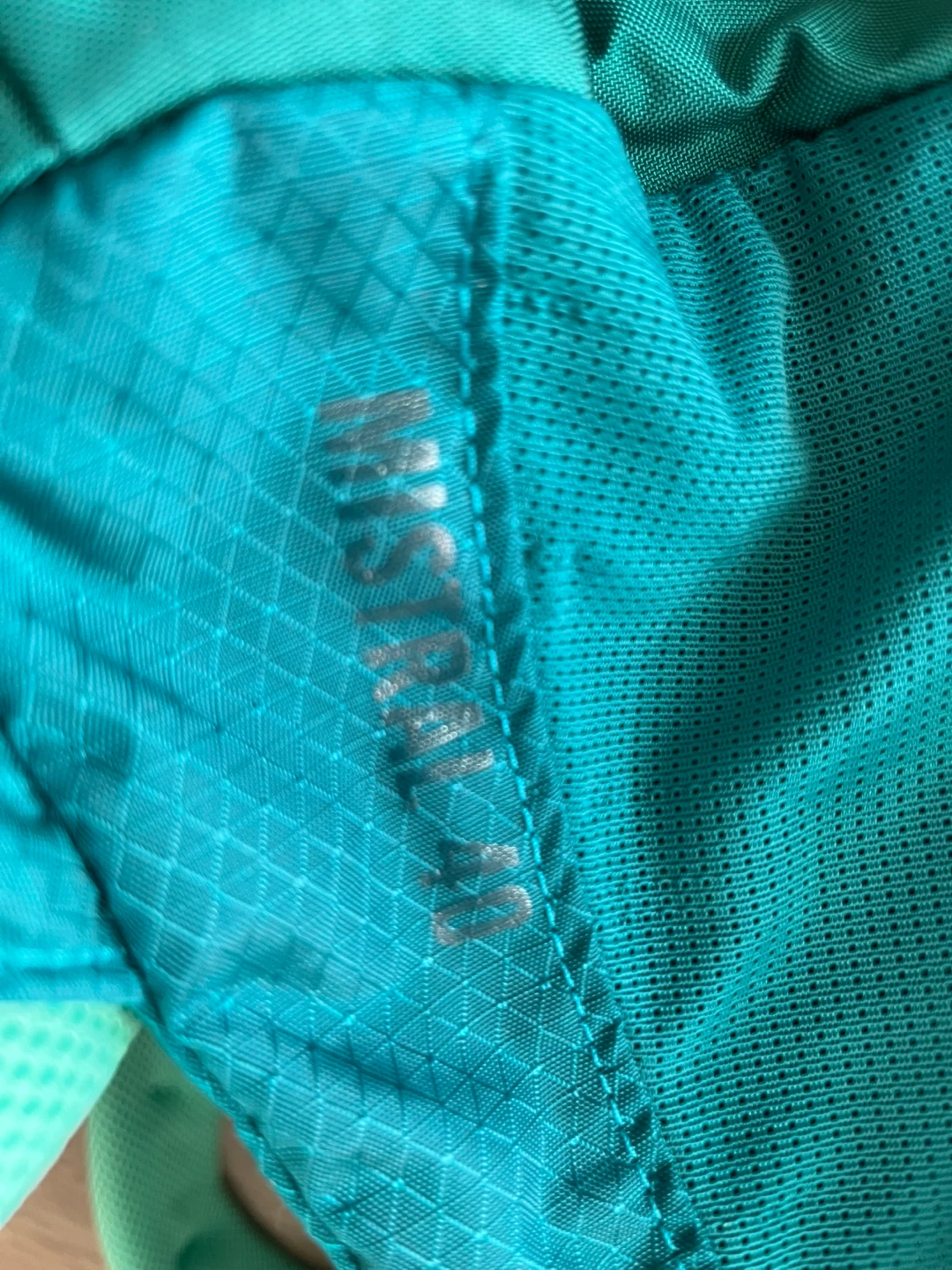 MEC Mistral 40L Backpack + Rain Cover – Excellent Condition - photo 4