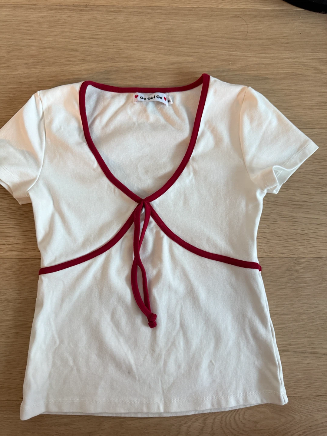 White & Red Trim Top Size S - photo 4