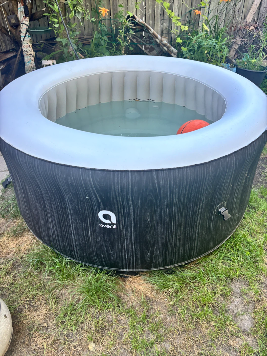 Avenli Inflatable Hot Tub - photo 2