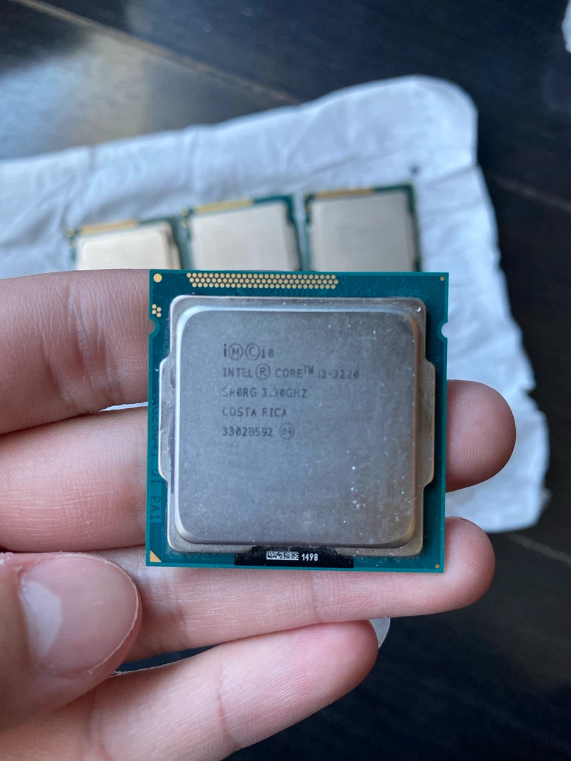 Intel Core i3-3220, i5-3570, and Xeon E3-1225 CPUs - photo 2