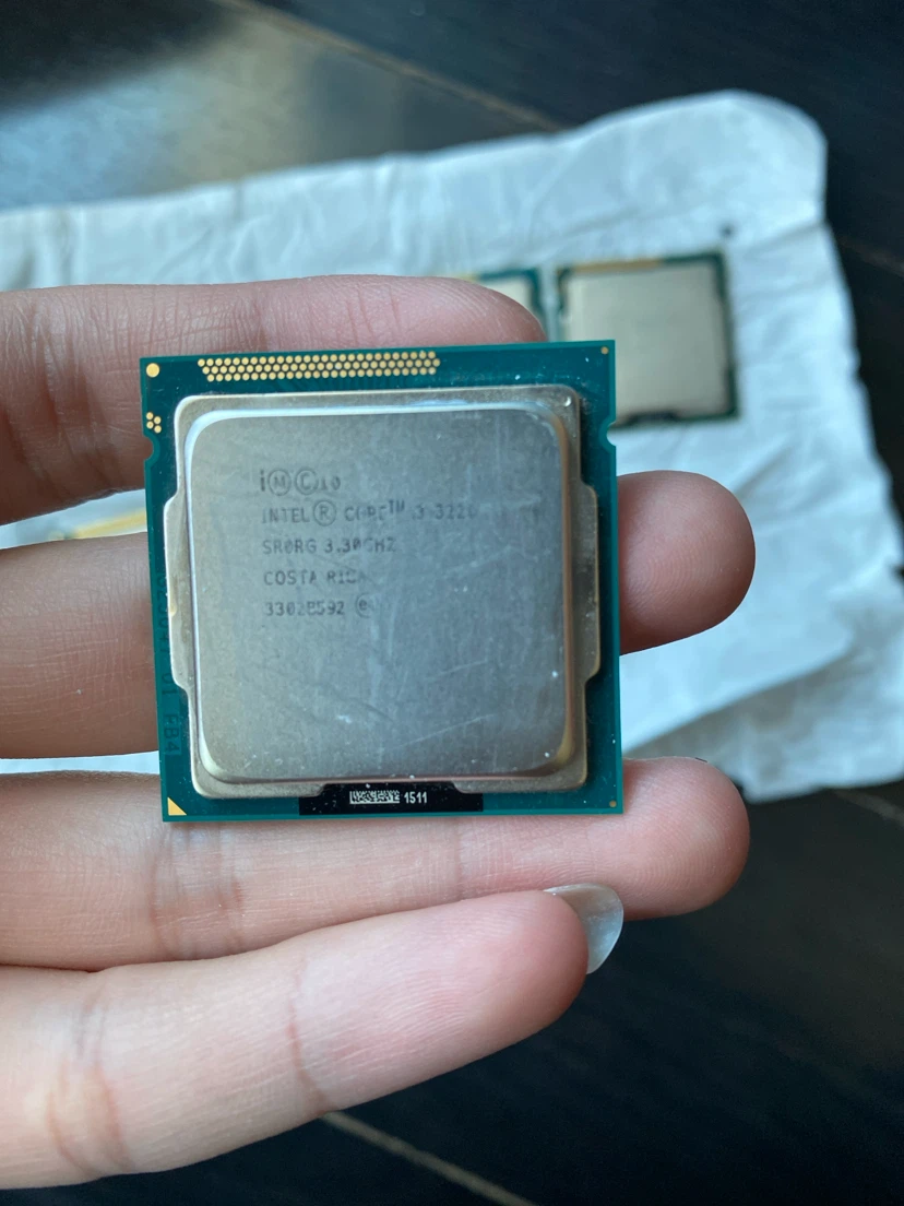 Intel Core i3-3220, i5-3570, and Xeon E3-1225 CPUs - photo 3