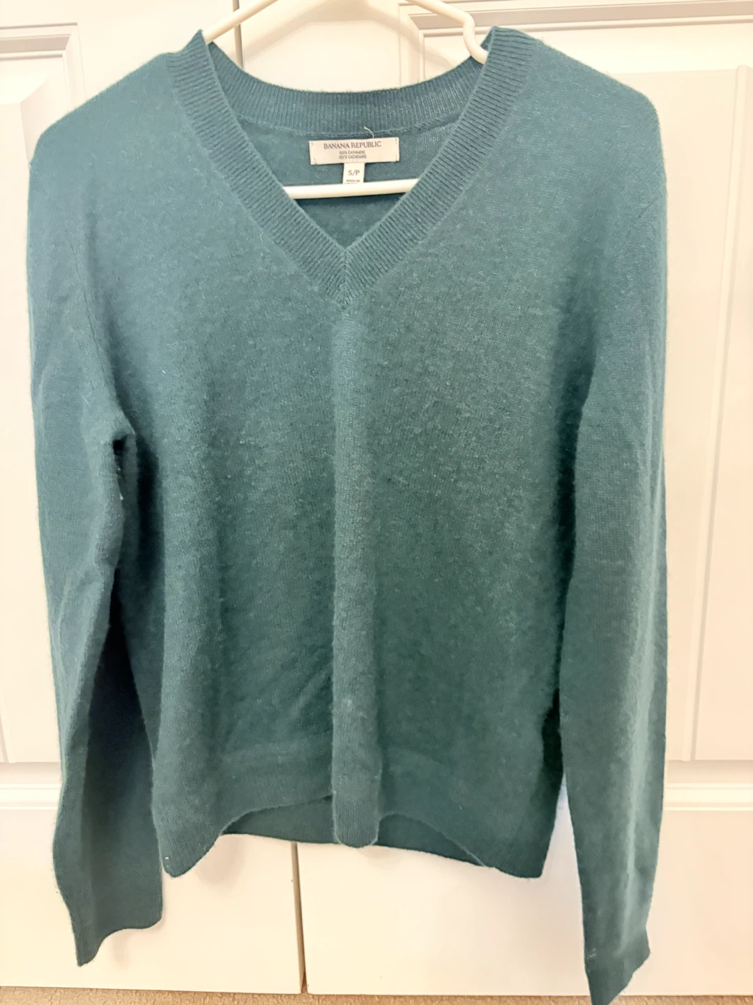 Banana Republic 100% Cashmere V-Neck Sweater - photo 3