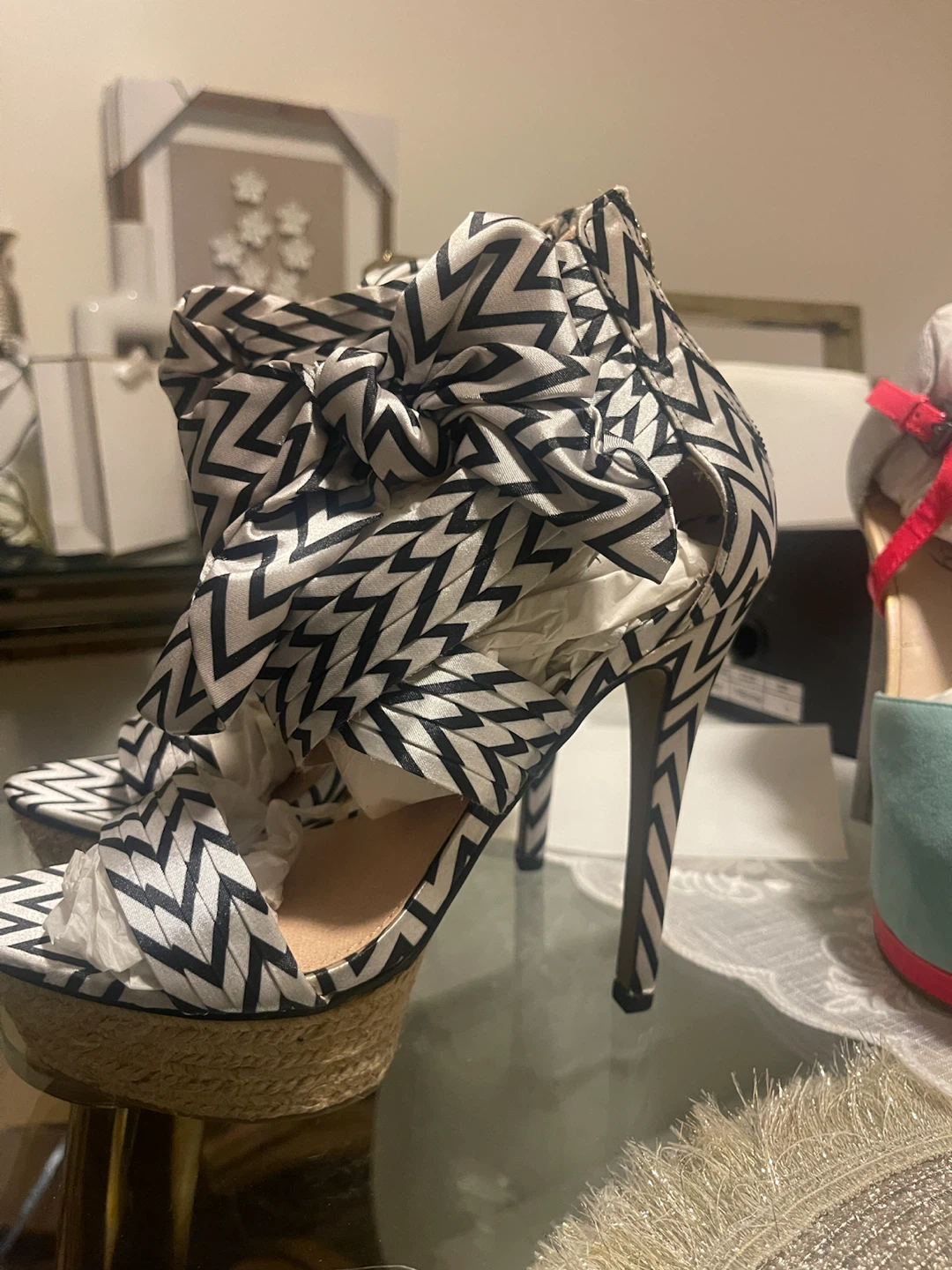 Zigisoho Black & White Zig Zag Wedge Sandals - photo 2