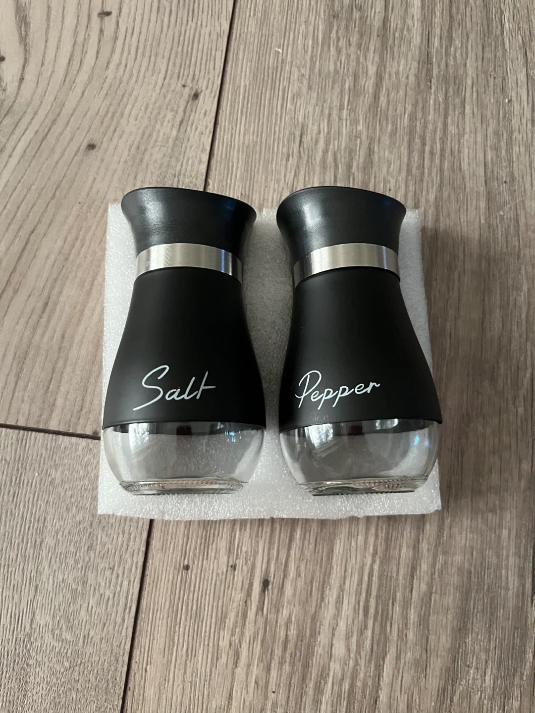 Salt and Pepper Shaker Set - Black - photo 3