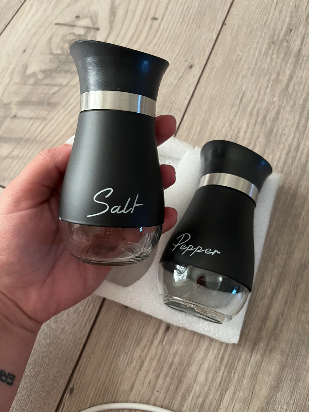 Salt and Pepper Shaker Set - Black