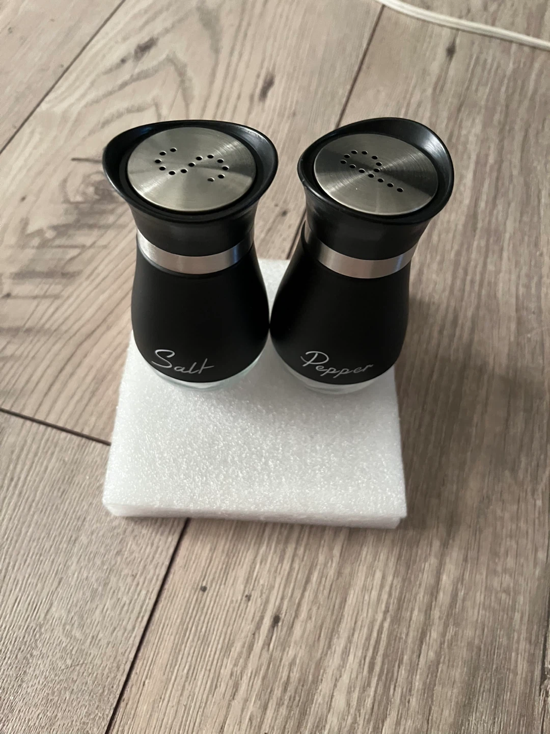 Salt and Pepper Shaker Set - Black - photo 4