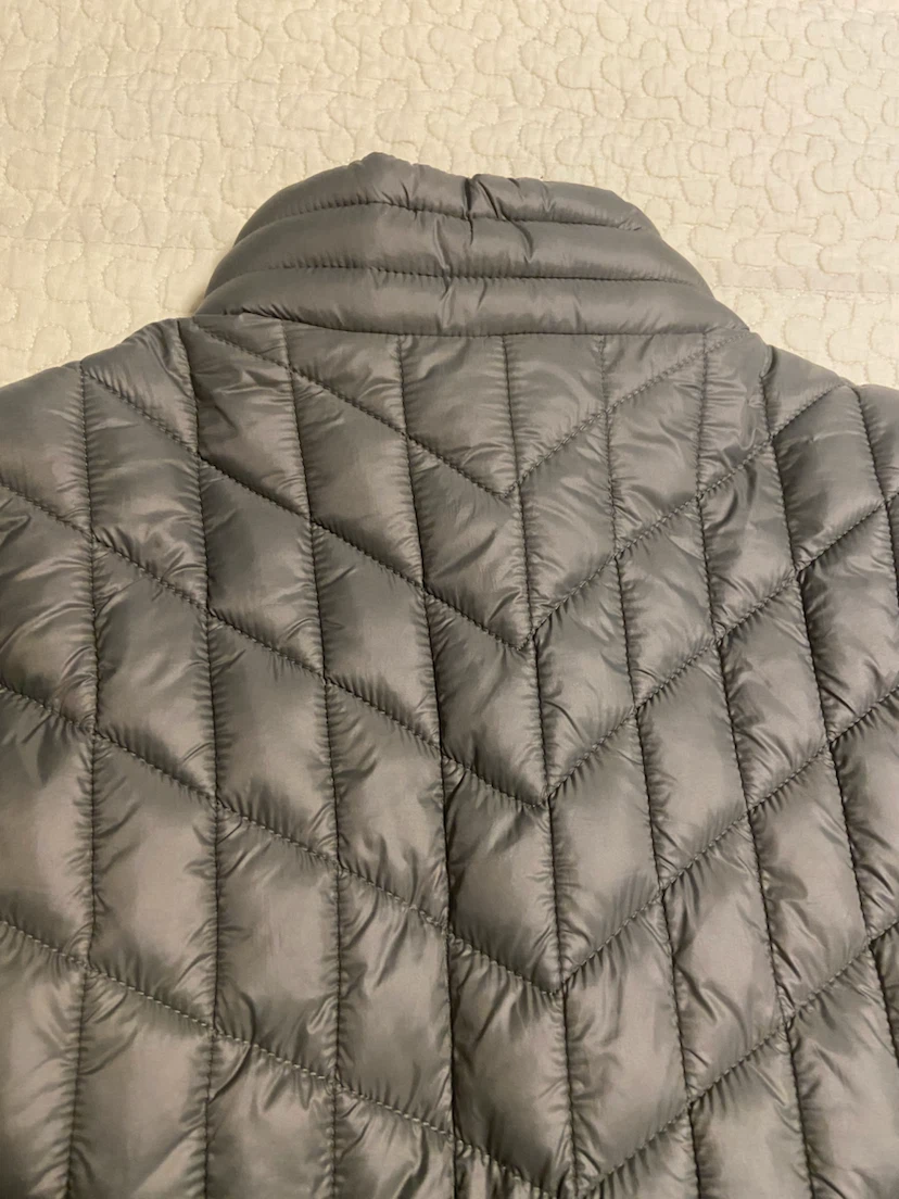Asics Puffer Jacket Olive Grey (True size is a small-MEDIUM) - photo 2