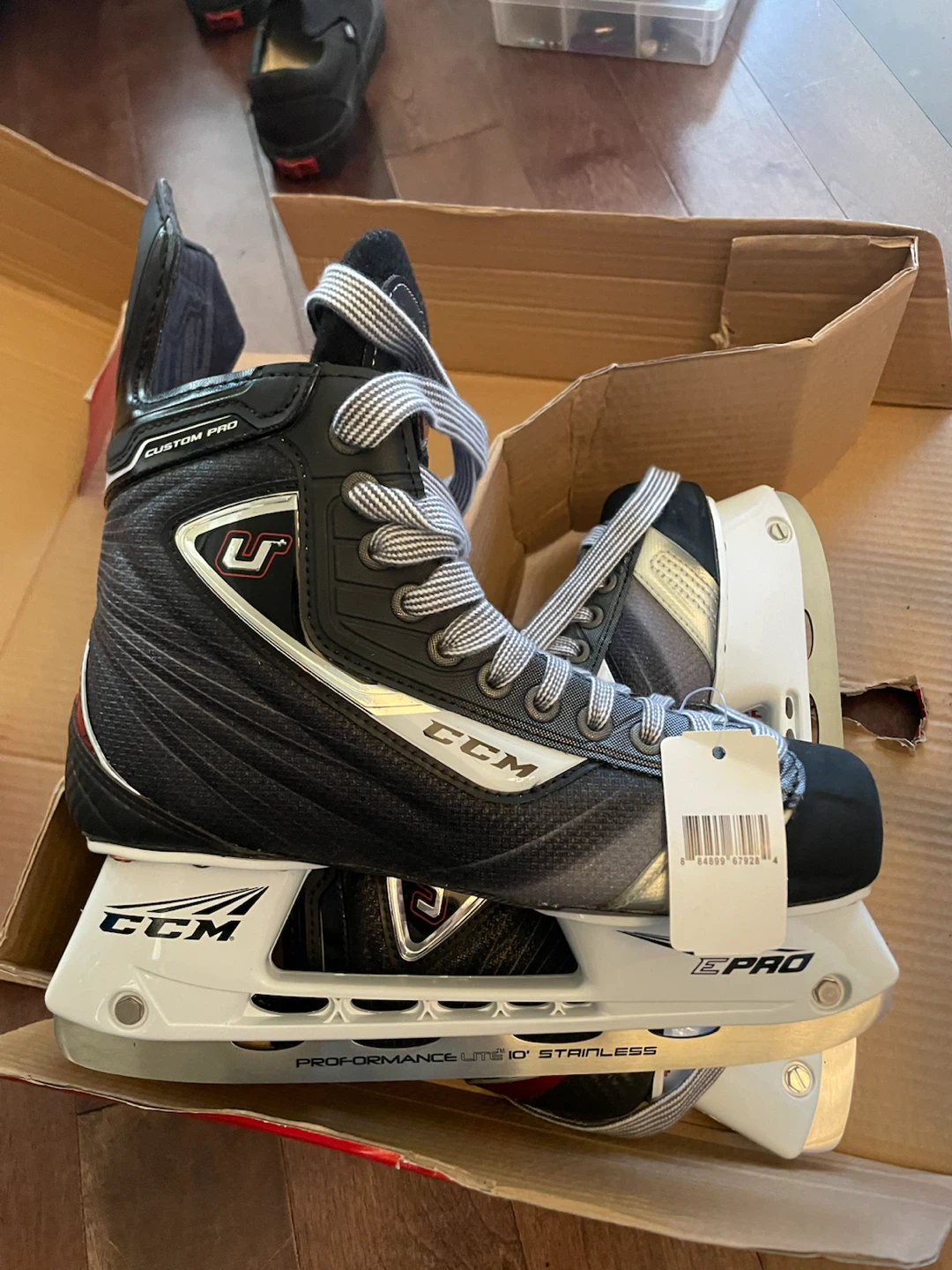 CCM SKCPRO SR Ice Skates