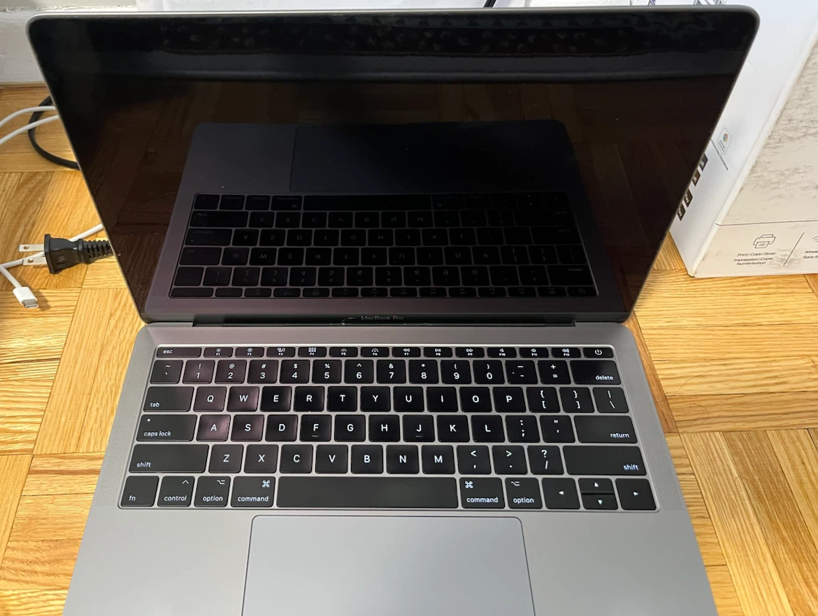 MacBook Pro 13-inch 2017 - photo 4