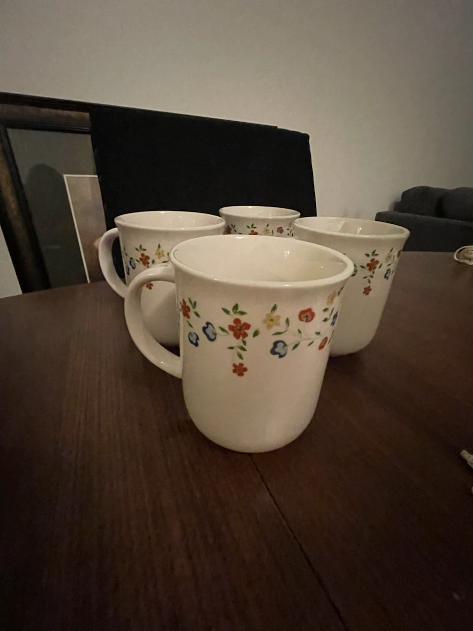 Vintage Oneida Set of 4 Mugs - photo 3