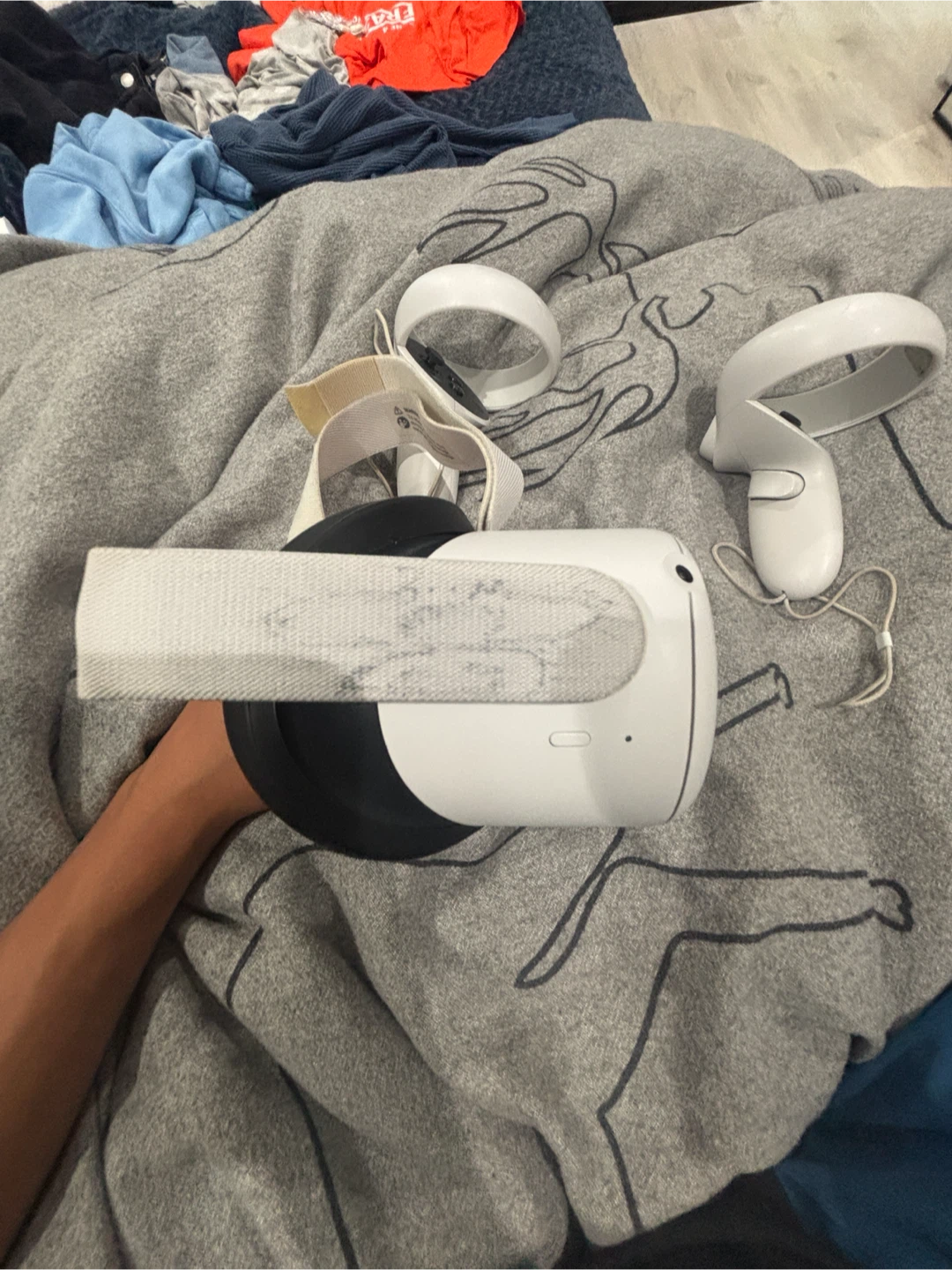 Meta Quest 2 VR Headset - photo 2