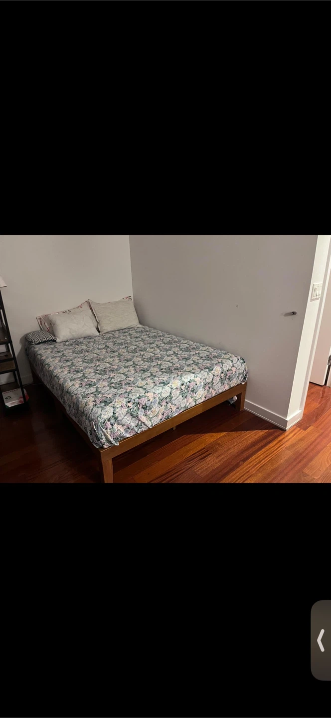 Solid wood Queen Bed Frame - photo 4