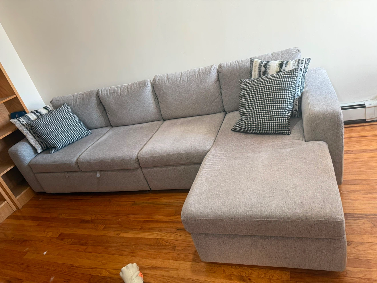 Raymour & Flanigan Sleeper Sectional with Storage – Like New - photo 3
