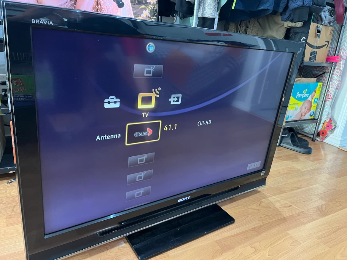 Sony BRAVIA Flat Screen HD TV with Remote - photo 2
