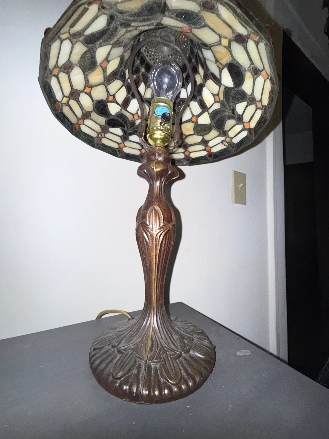 Tiffany-style Stained Glass Table Lamp - photo 2
