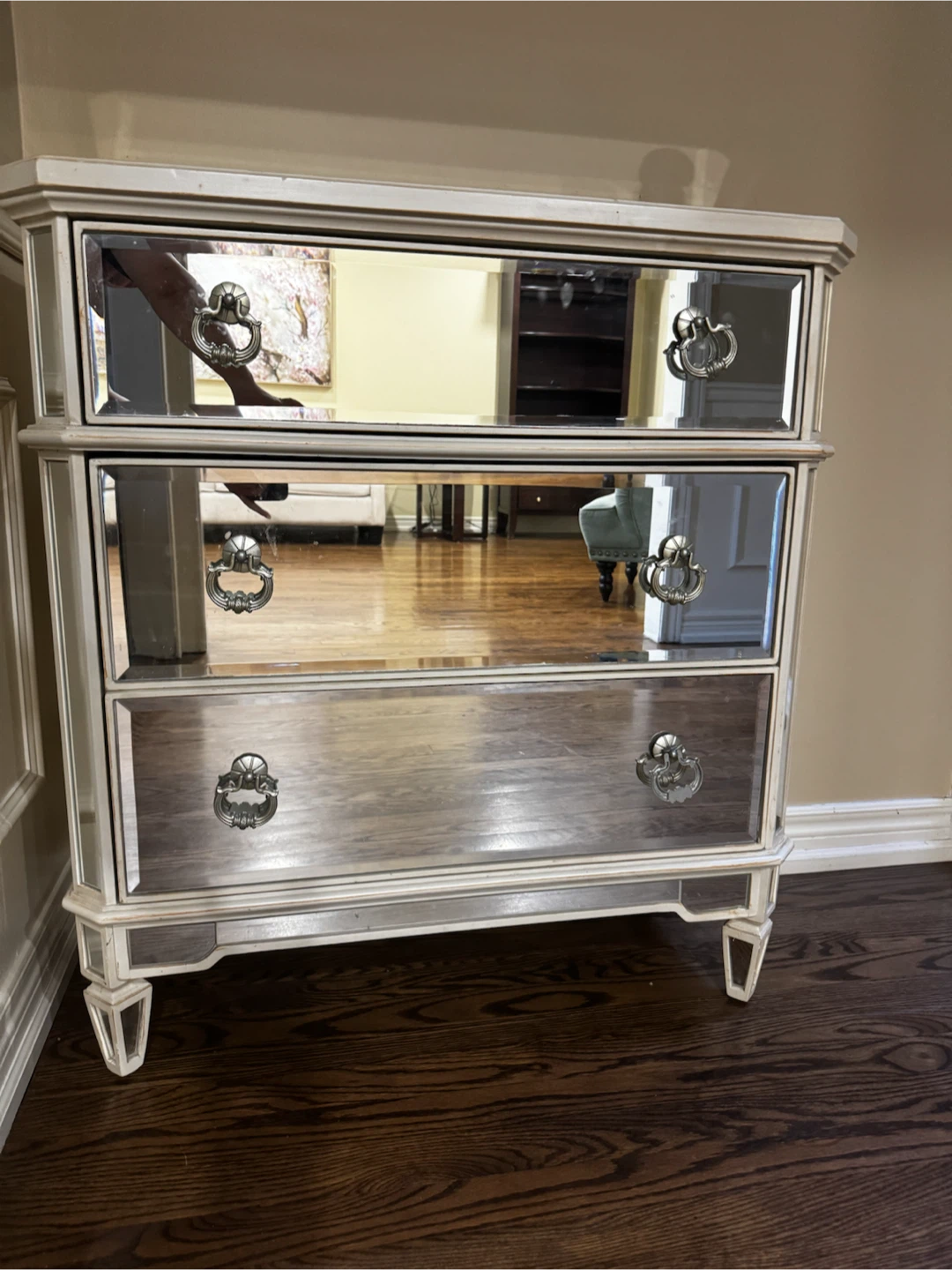 Mirrored 3-Drawer Chest - photo 4