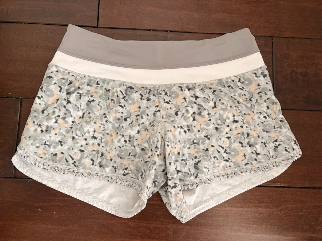 Lululemon Shorts - Multiple Styles size 6 - photo 4