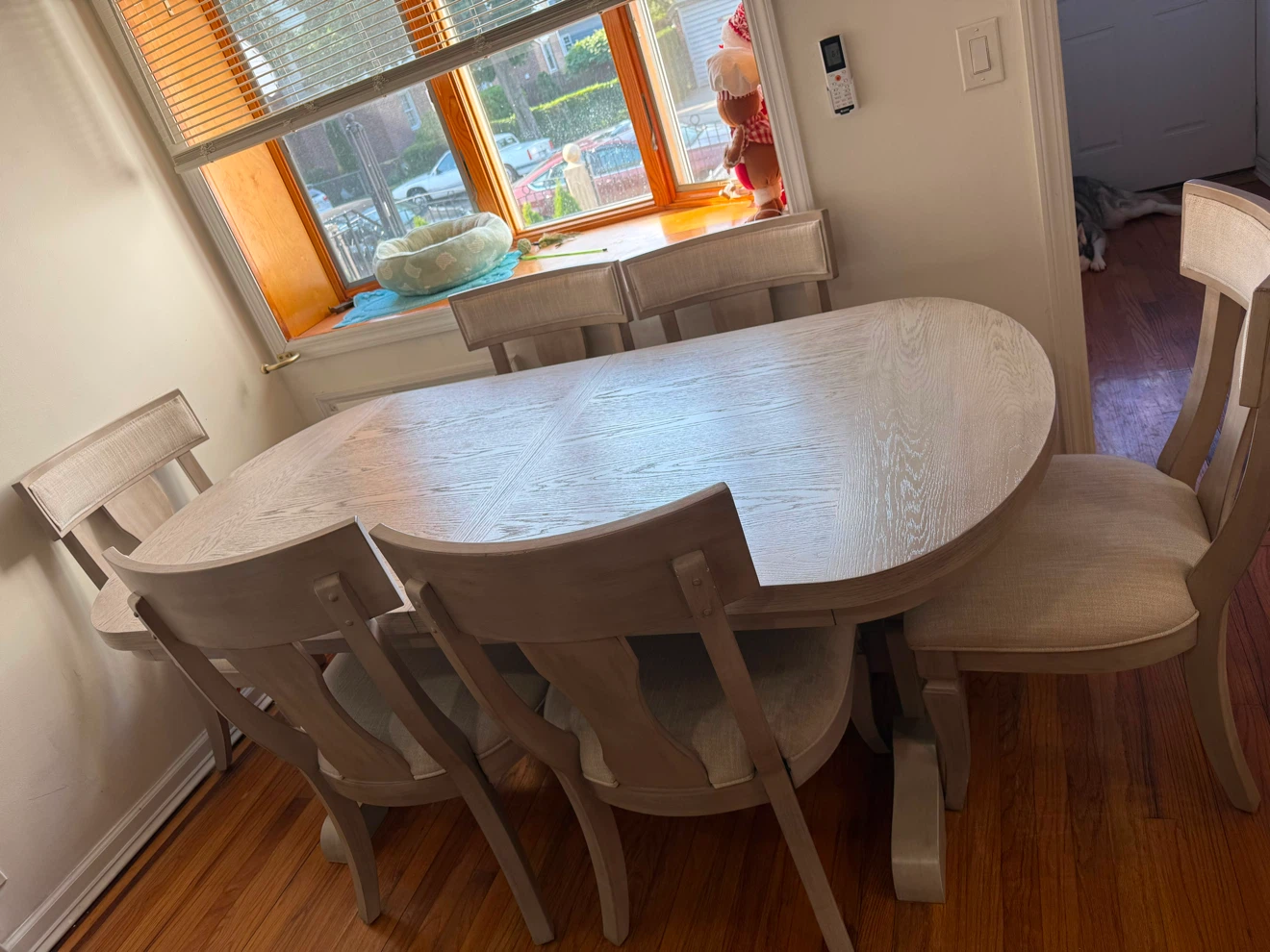 Raymour & Flanigan 6-Piece Dining Set – Like New