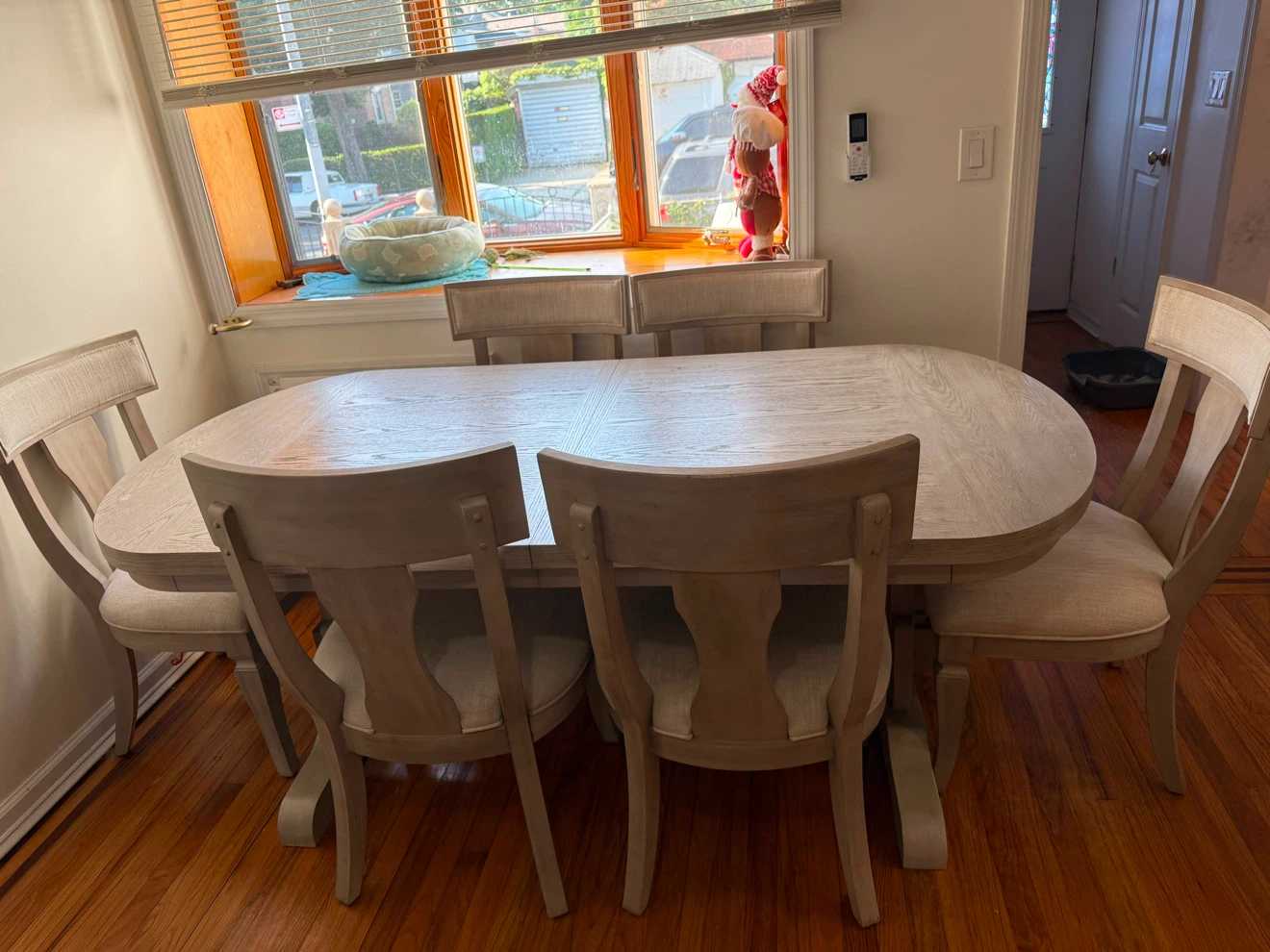 Raymour & Flanigan 6-Piece Dining Set – Like New - photo 2