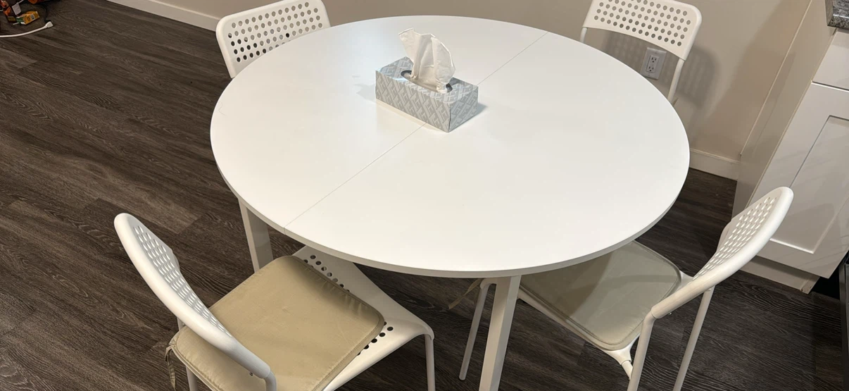 White Round Dining Table with 4 Chairs