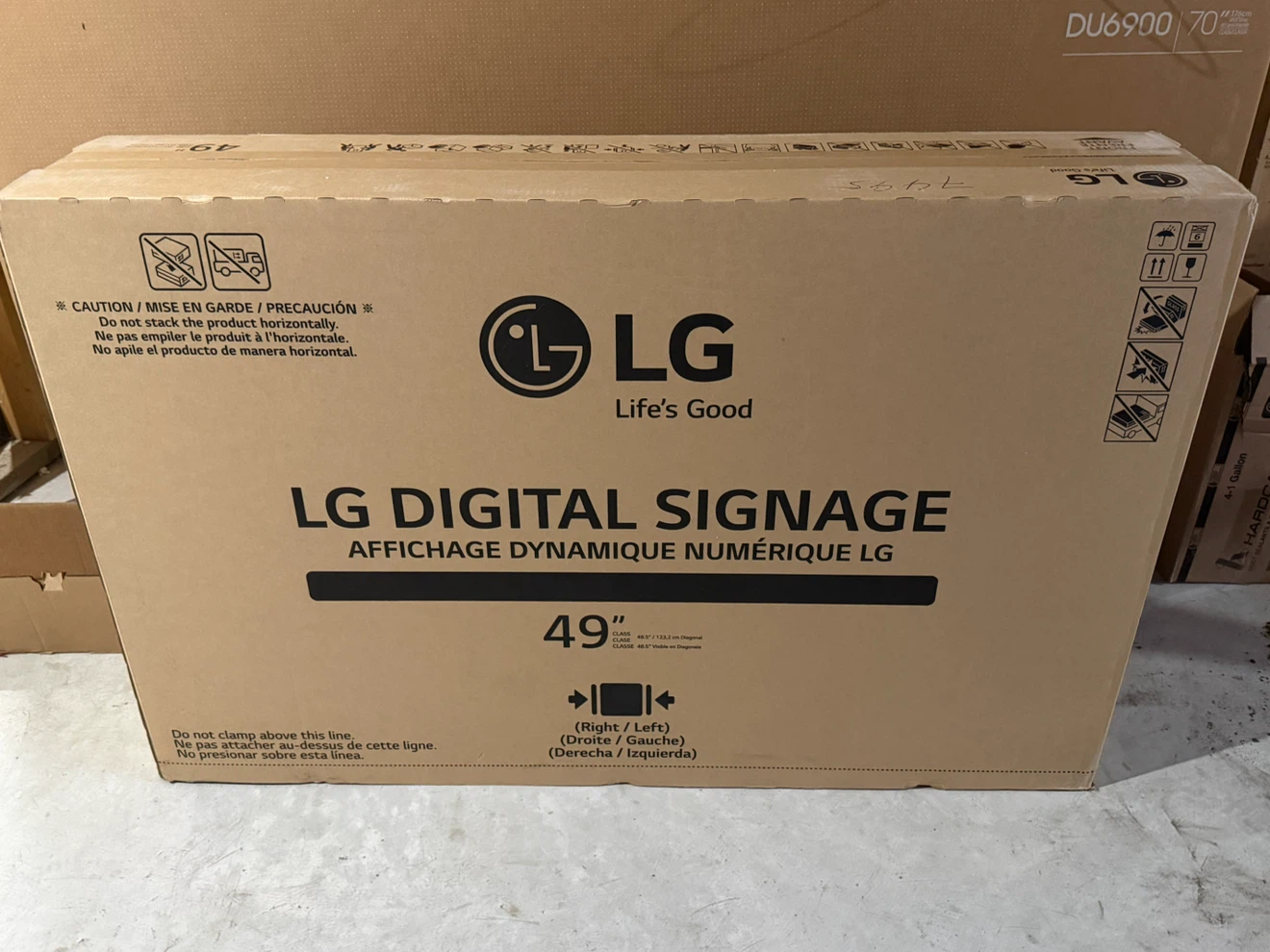 LG Digital Signage 49" Monitor - photo 3