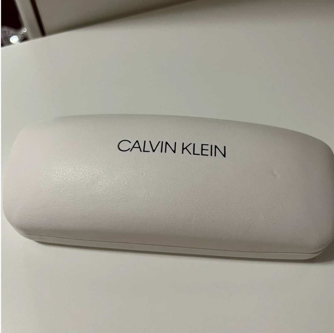 Calvin Klein White Hard Shell Glasses Case - photo 2