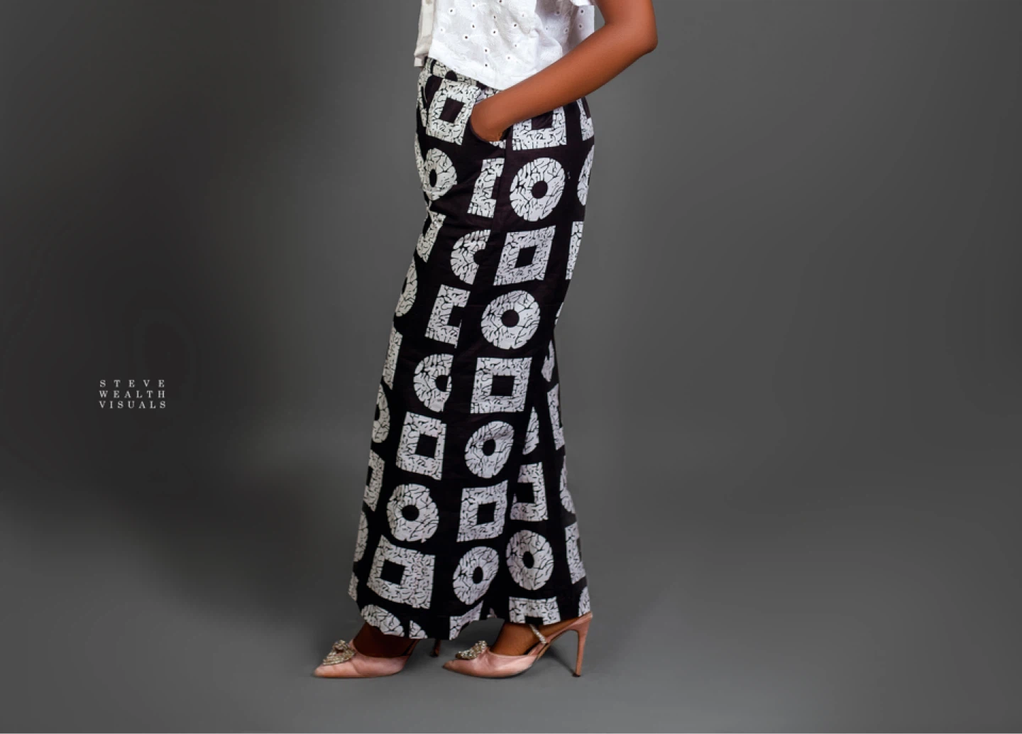 Black and white patterned wide-leg pants