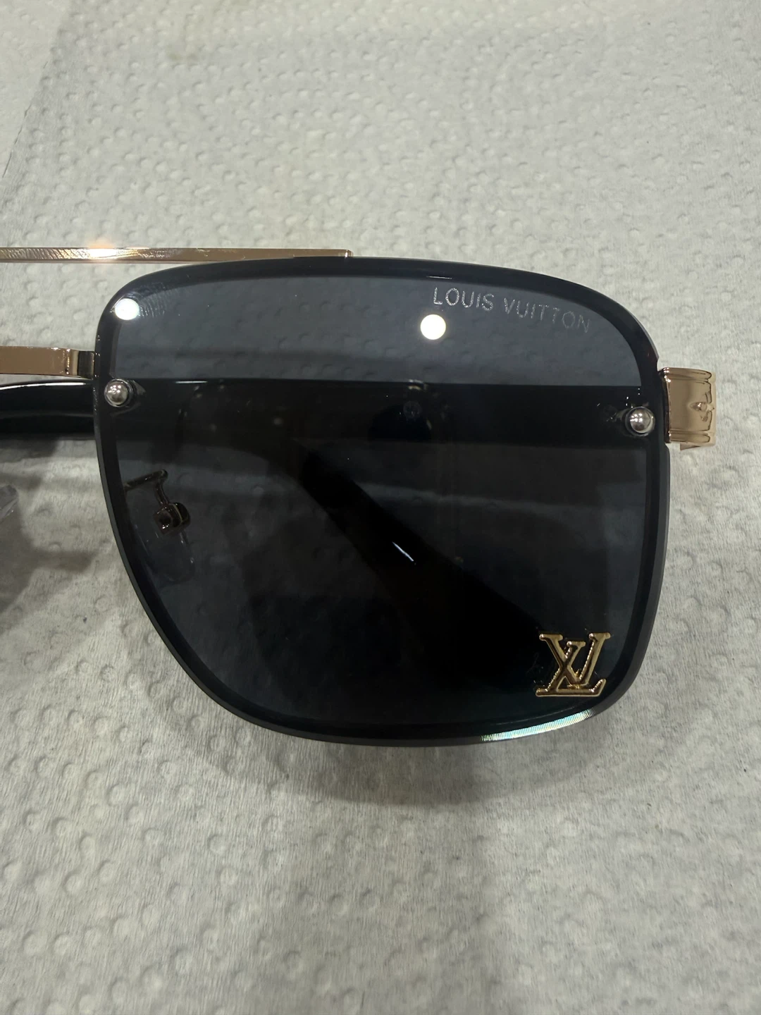 Louis Vuitton Square Sunglasses for unisex - photo 2