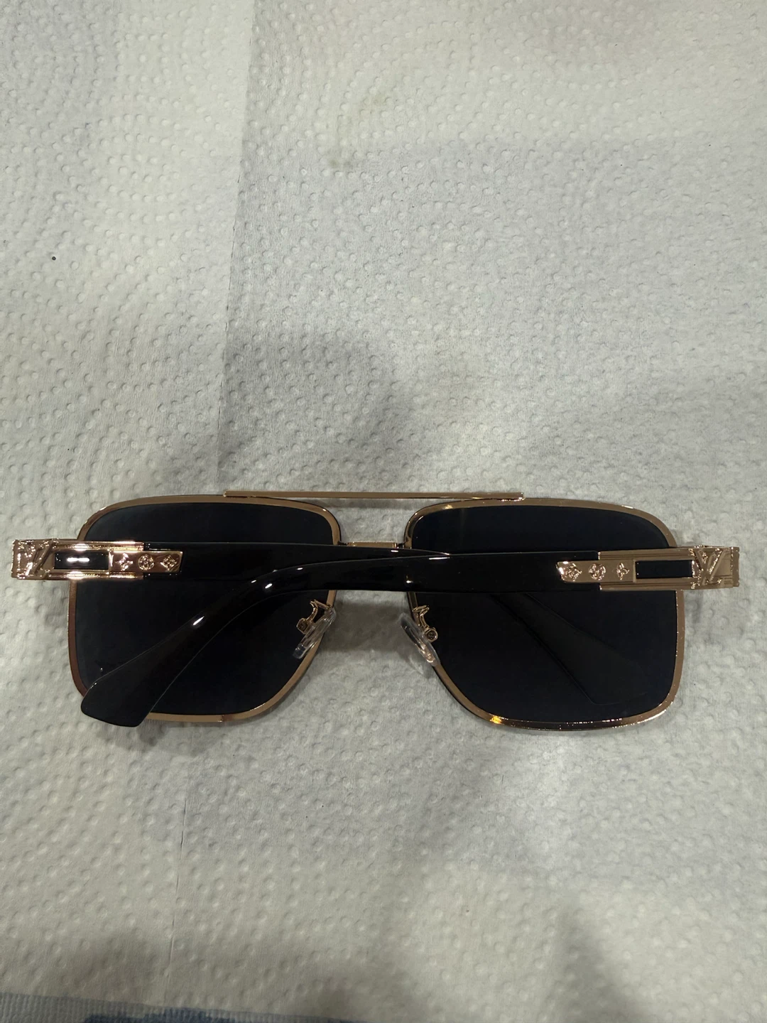Louis Vuitton Square Sunglasses for unisex - photo 3