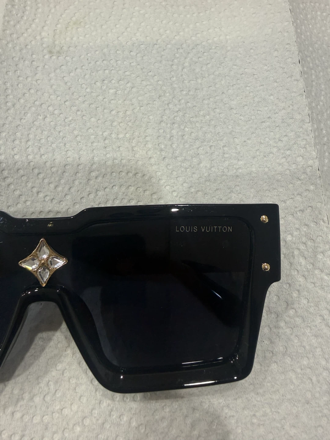 Louis Vuitton Sunglasses for unisex - photo 2