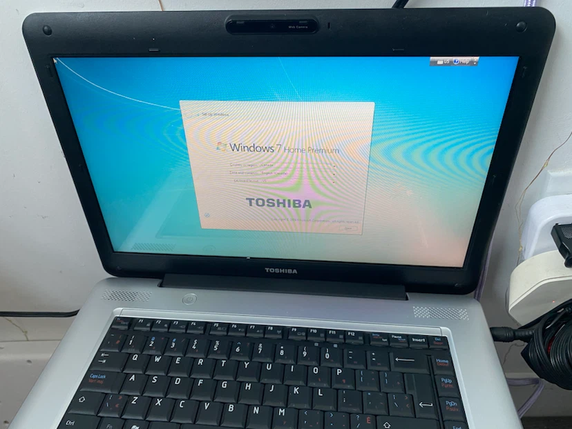 Toshiba Satellite L450 -03D - photo 4